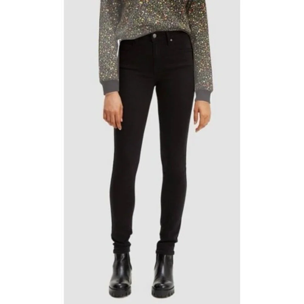 Black Levi’s 721 high rise skinny